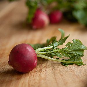 18 Vegetais que você pode fazer crescer de novo! 13 rabanete