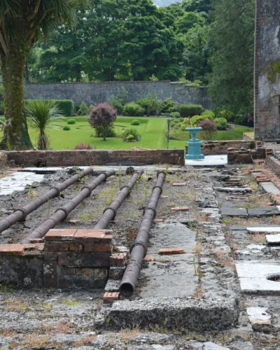 Jardim de Inverno: Conceito e História 14 Sistema de Aquecimento de Estufas - Jardim da abadia de Kylemore